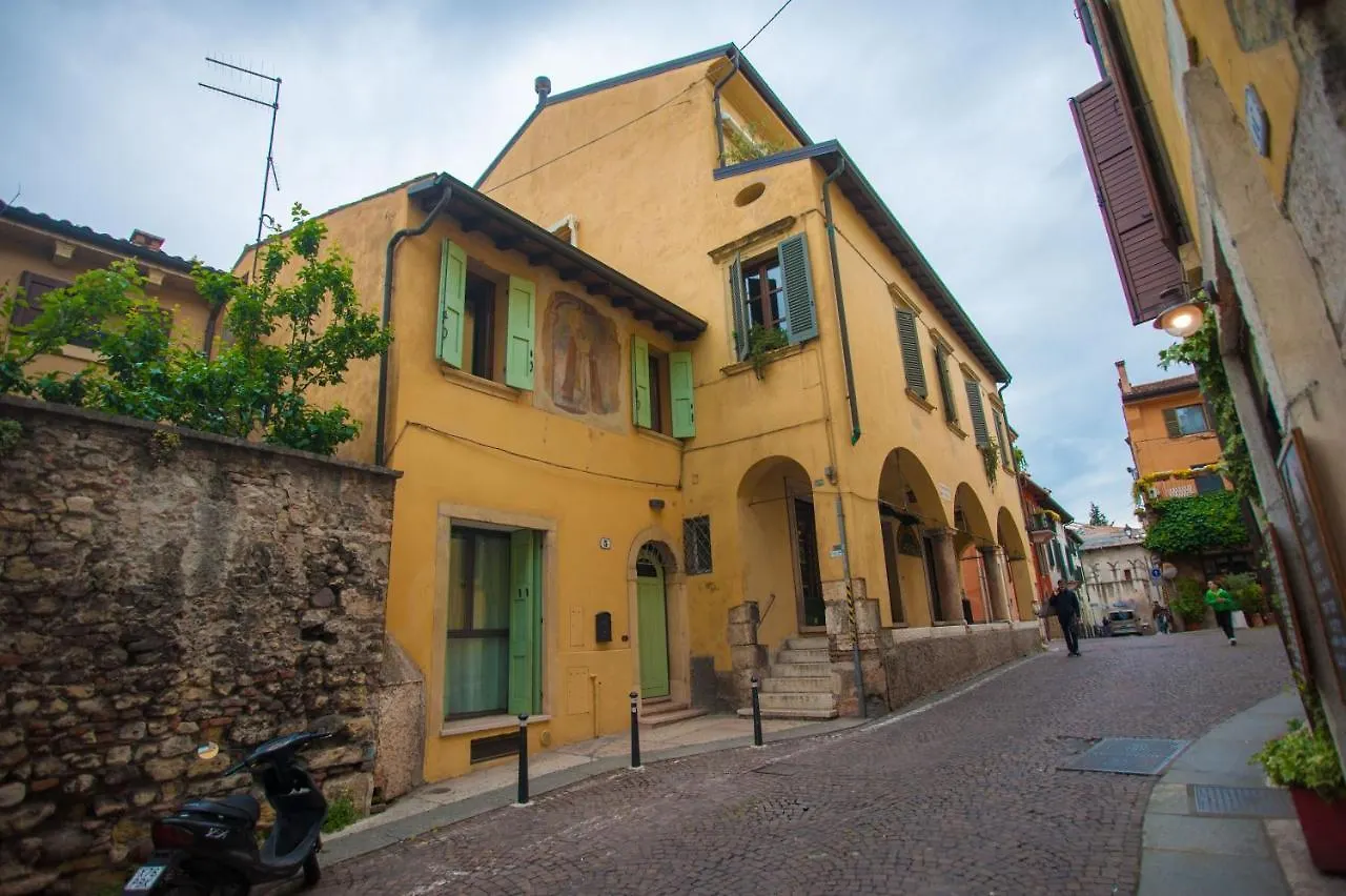 Palazzo Ponte Pietra Διαμέρισμα Βερόνα 0*,